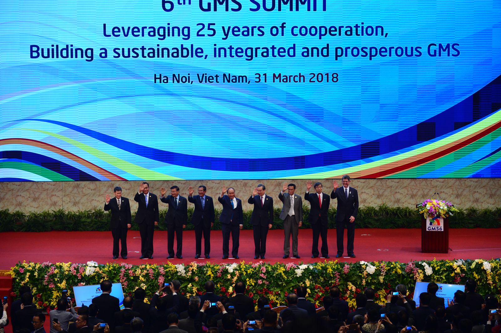 Lãnh đạo các nước GMS tại Hội nghị Thượng đỉnh Tiểu vùng sông Mekong mở rộng lần thứ 6. Ảnh Quốc Tuấn