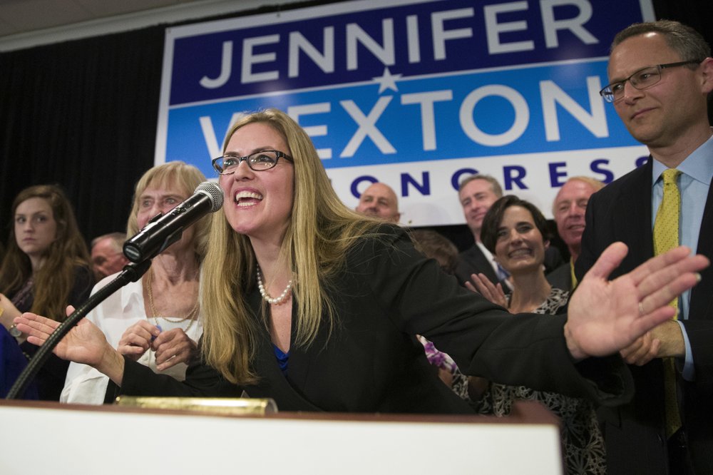 Ứng viên đảng Dân chủ Jennifer Wexton giành được ghế quan trọng tại Hạ viện.