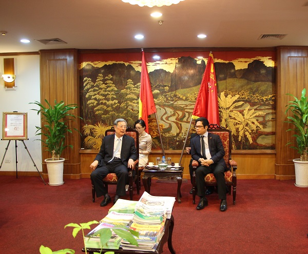 Chủ tịch VCCI tiếp đón ông Huang Meng Fu, Chủ tịch 