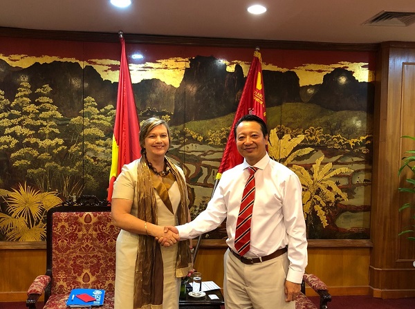 Tổng Thư kí VCCI Nguyễn Quang Vinh và bà 
