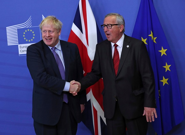 Thủ tướng Anh Boris Johnson và Chủ tịch Ủy ban châu Âu Jean