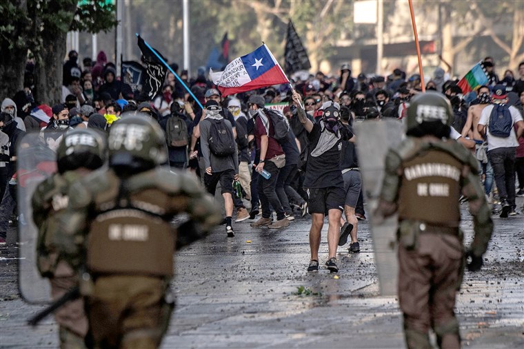 Việc không kiểm soát được bạo loạn là lý do khiến Chile buộc phải hủy đăng cai hai sự kiện quốc tế lớn