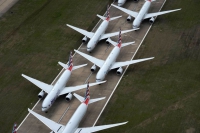 Hàng không toàn cầu mùa COVID-19: Mỏi mắt tìm chỗ đỗ máy bay