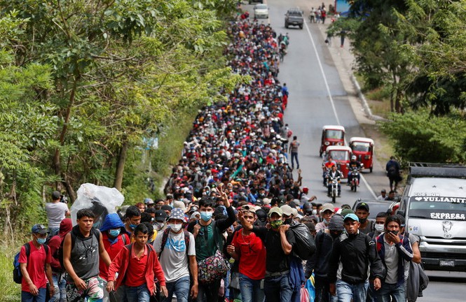 Hàng ngàn người đổ về biên giới Mỹ - Mexico sau khi ông Biden ký sắc lệnh nhập cư