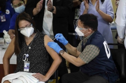 Các nước Đông Nam Á "loay hoay" tìm cách thoát khỏi đại dịch Covid-19