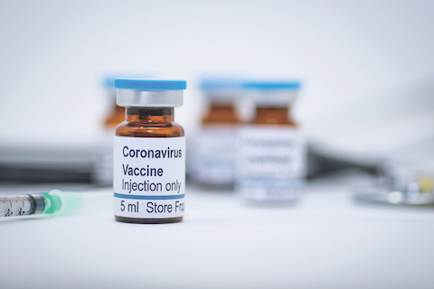 Nhiều nước đang tiến hành tiêm trộn hai loại vaccine 