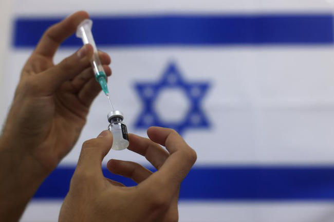 Israel đang lên kế hoạch tiêm vaccine Covid-19 mũi thứ 3 cho nhóm người cao tuổi