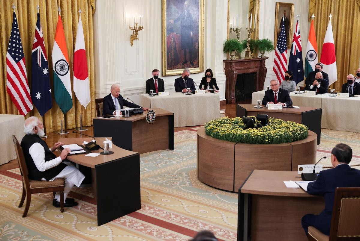 Các nhà lãnh đạo 4 nước Bộ Tứ họp mặt trực tiếp tại Nhà Trắng. Ảnh: Reuters