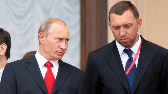 Ông Oleg Vladimirovich Deripaska (bên phải) và Tổng thống Nga Putin