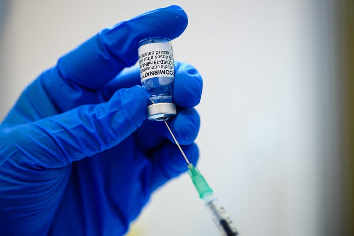 Vaccine phòng COVID-19 chỉ là một trong những biện pháp hạn chế sự lây nhiễm 