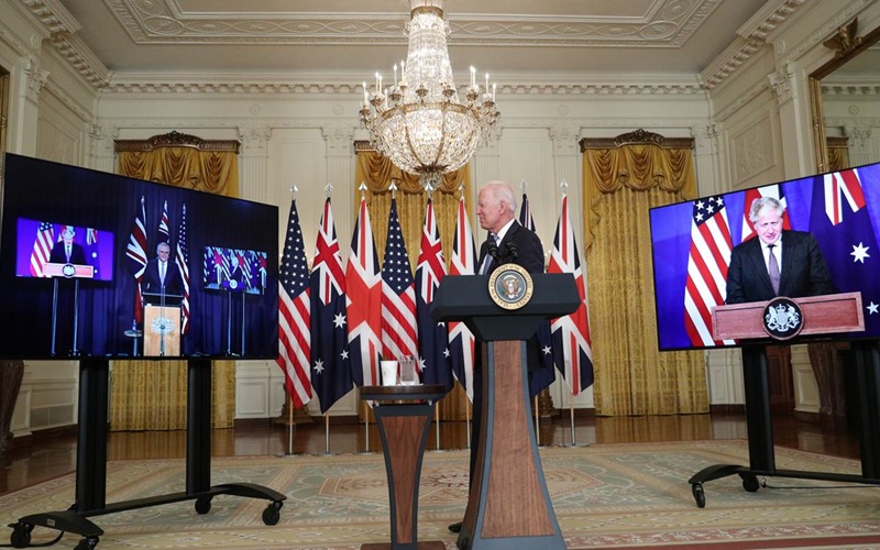 Tổng thống Biden họp trực tuyến cùng Thủ tướng Anh Johnson và Thủ tướng Australia Morrison trong buổi công bố 