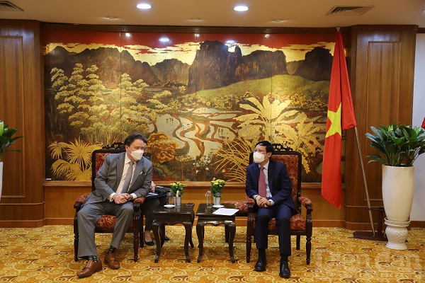 Chủ tịch VCCI và Đại sứ Mỹ tại Việt Nam đã thống nhất sẽ tích cực tăng cường các hoạt động hợp tác trong thời gian tới