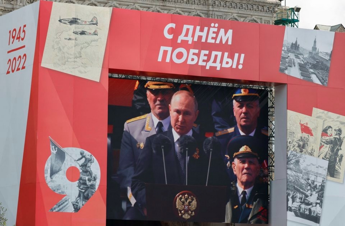 Tổng thống Vladimir Putin phát biểu tại Lễ kỷ niệm Ngày chiến thắng. Ảnh Reuters