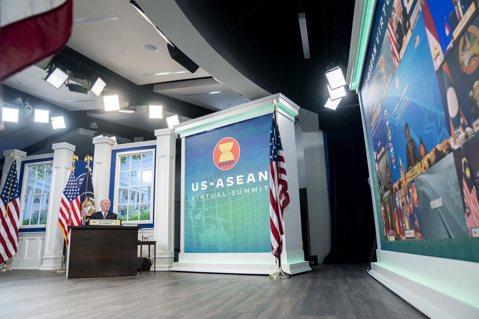 Tổng thống Biden tại Hội nghị thượng đỉnh Mỹ-ASEAN ảo vào năm 2021.