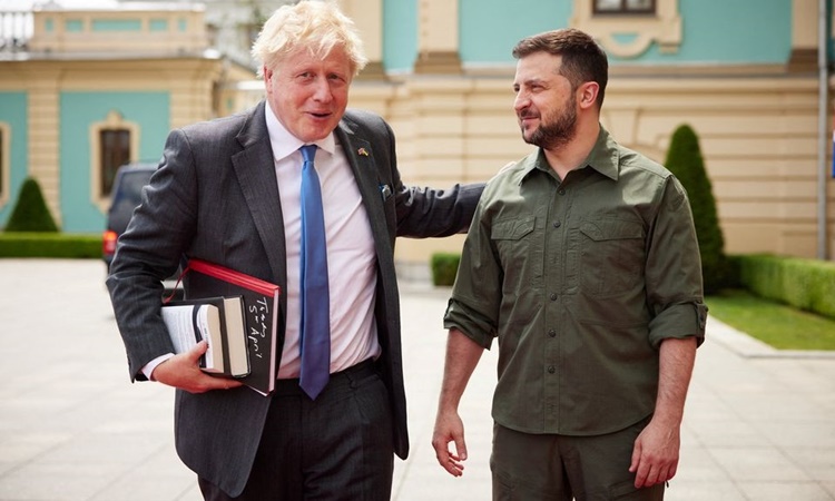 Thủ tướng Anh Johnson và Tổng thống Ukraine Zelensky