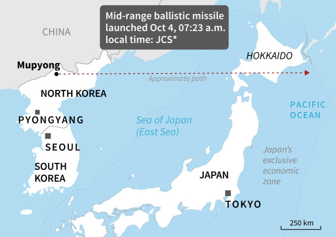 Đường bay ước tính của tên lửa Triều Tiên trong vụ thử ngày 4/10. Đồ họa: AFP.