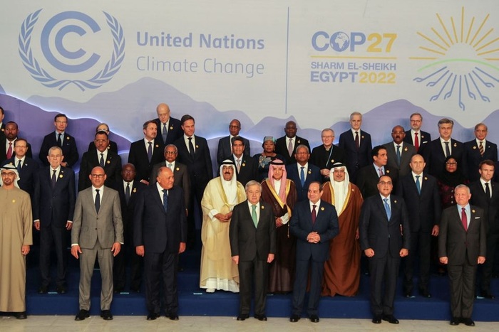 Các đại biểu chụp ảnh chung tại Hội nghị thượng đỉnh về khí hậu COP27 ở Sharm el-Sheikh, Ai Cập vào ngày 7 tháng 11 năm 2022. Ảnh: AP