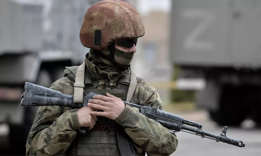 Quân nhân Nga tại tỉnh Kherson, miền nam Ukraine ngày 19/4. Ảnh: RIA Novosti.