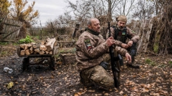 Nga rút khỏi Kherson, Ukraine lo "dính bẫy"