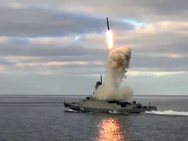 Một quả tên lửa chống hạm Kalibr được phóng trong một cuộc diễn tập trên biển Caspian. Ảnh tư liệu - Navyrecognition