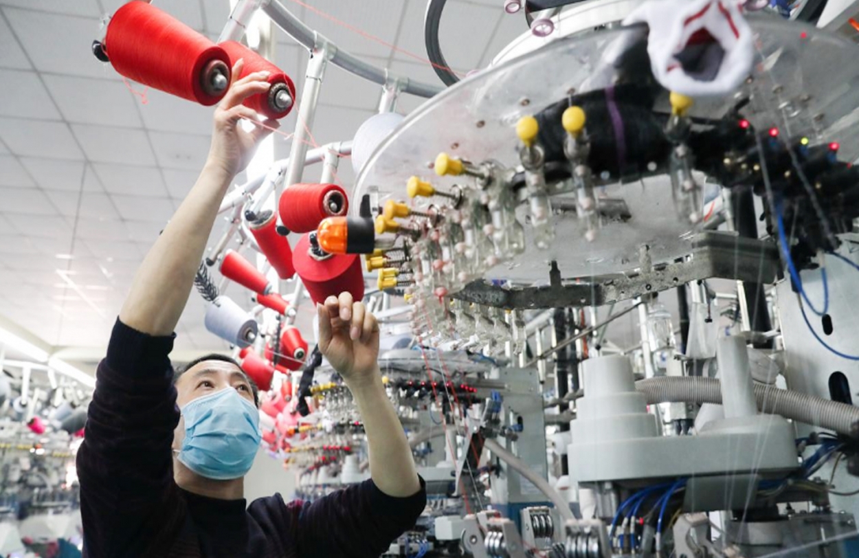 Các doanh nghiệp tại Trung Quốc nỗ lực tìm kiếm lại các đơn hàng sản xuất bị mất trong thời gian cắt giảm hoạt động do dịch bệnh