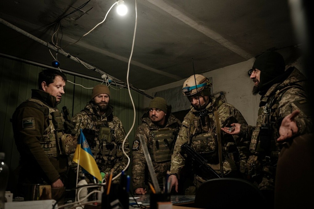 Quân đội Ukraine trong phòng tác chiến ở thành phố Bakhmut, tỉnh Donetsk ngày 9/2. Ảnh: AFP.