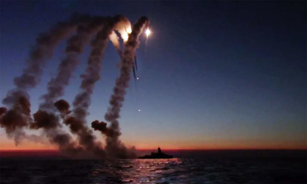 Nga phóng tên lửa Kalibr từ Biển Đen nhằm mục tiêu tại Ukraine tháng 3/2022. Ảnh: BQP Nga