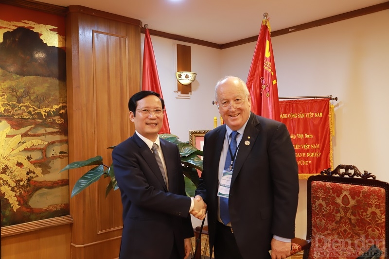 Chủ tịch VCCI Phạm Tấn Công và Chủ tịch CACCI