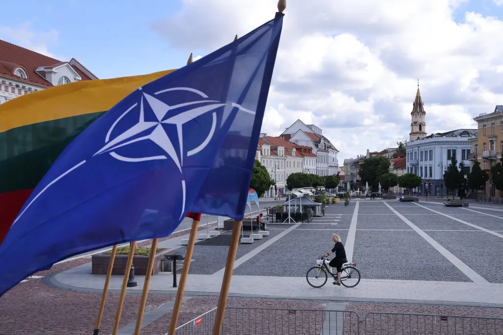 Việc trở thành thành viên NATO là cách đảm bảo an ninh duy nhất cho Ukraine hậu chiến sự