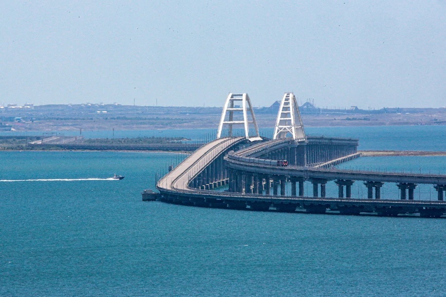 Cầu Crimea trước khi diễn ra cuộc tấn công ngày 17/7. Ảnh: Reuters
