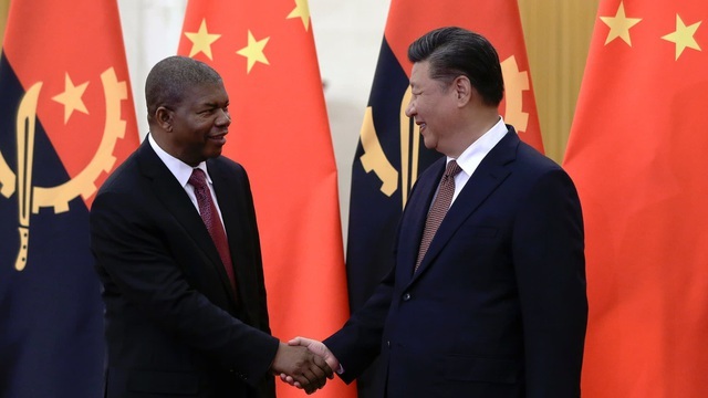 Tổng thống Angola Joao Lourenco và Chủ tịch nước Trung Quốc Tập Cận Bình trong một cuộc gặp mặt song phương tại Bắc Kinh vào tháng 9/2018. Ảnh: Reuters