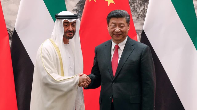 Tổng thống UAE Sheikh Mohammed bin Zayed Al Nahyan và Chủ tịch Trung Quốc Tập Cận Bình. Ảnh: CNN/Getty.