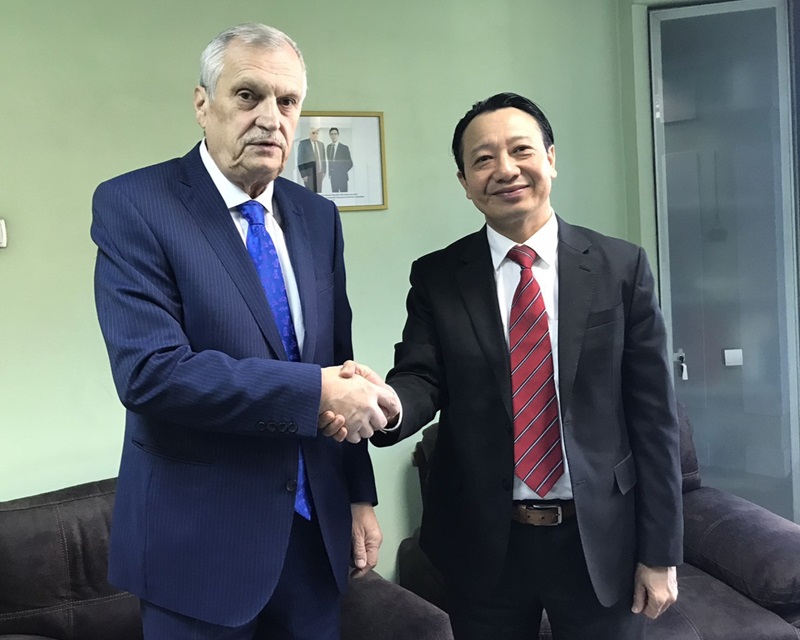 Phó Chủ tịch VCCI Nguyễn Quang Vinh và Chủ tịch CCI tỉnh Prahova Mr. Aurelian Gogulescu