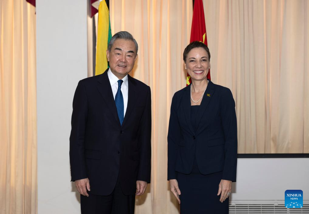 Bộ trưởng Ngoại giao Trung Quốc Vương Nghị vàp/Bộ trưởng Bộ Ngoại giao Jamaica Kamina Johnson Smith, tại Kingston, Jamaica, ngày 20/1/2024