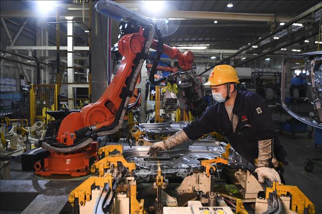 Hoạt động nhà máy Trung Quốc phục hồi khiêm tốn trước Tết Nguyên đán