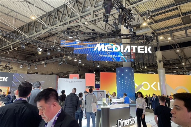 Nhà phát triển chip di động MediaTek trình diễn công nghệ hỗ trợ AI tại Mobile World Congress ở Barcelona.