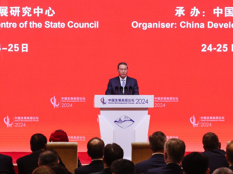 Thủ tướng Trung Quốc Lý Cường phát biểu tại lễ khai mạc Diễn đàn Phát triển Trung Quốc (CDF) 2024. Ảnh: NY Times