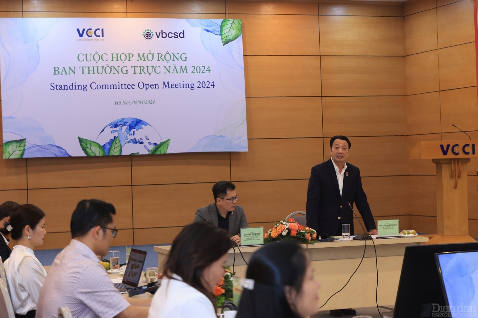 Phó Chủ tịch VCCI Nguyễn Quang Vinh phát biểu tại buổi họp