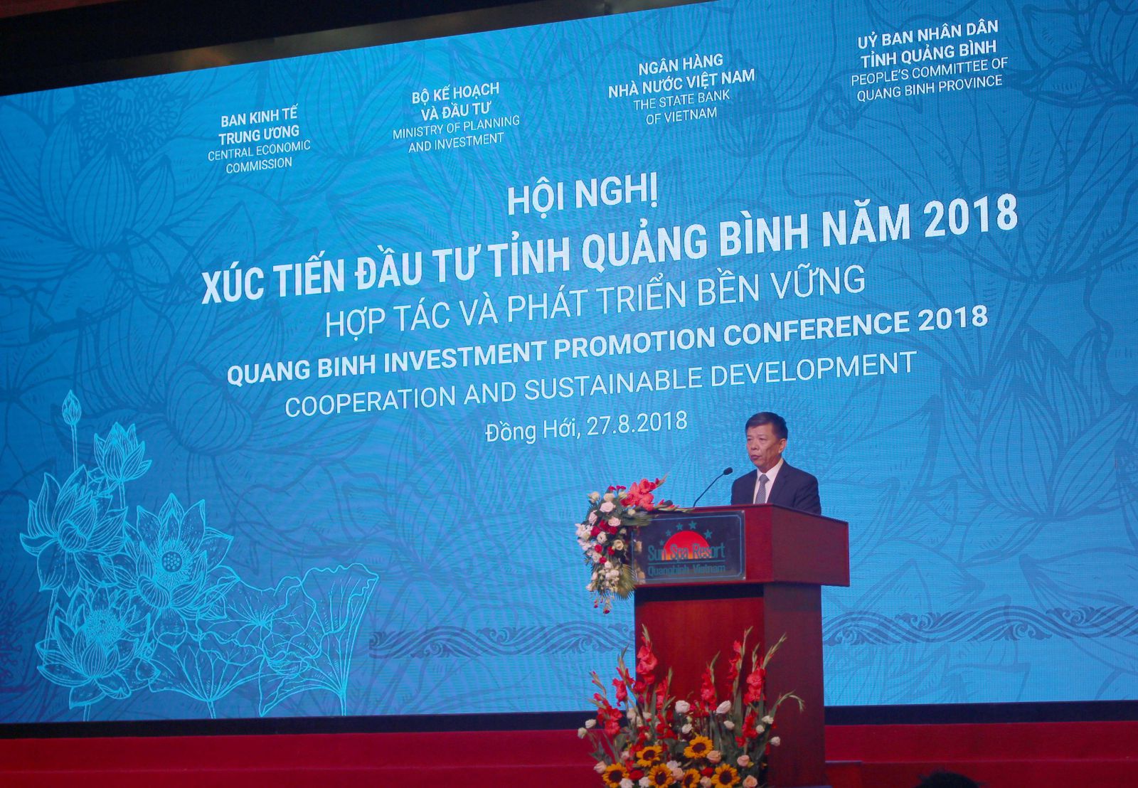 Ông Nguyễn Hữu Hoài - Chủ tịch UBND tỉnh Quảng Bình phát biểu tại hội nghị