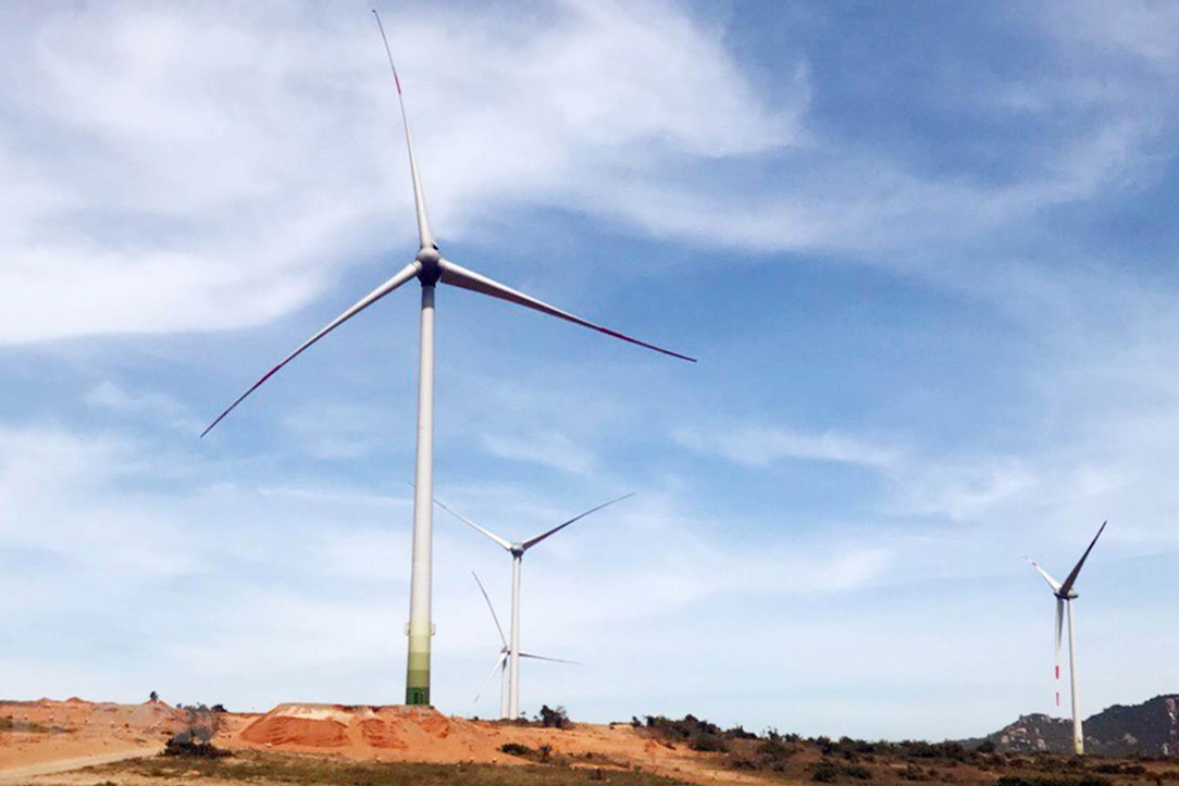 Dự án Dự án nhà máy điện gió Mũi Dinh (huyện Thuận Nam) công suất 23 MW đang được nhà đầu tư gấp rút thi công.