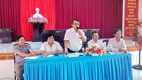 Ông Huỳnh Hữu Phước, TGĐ CiC8 hứa sẽ cố gắng trả lại sổ đỏ cho các hộ mua nhà.