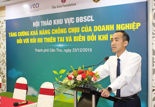 Ông Nguyễn Phương Lam, Giám đốc VCCI Cần Thơ chia sẻ tại hội thảo.