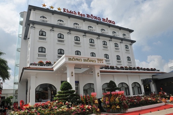 Khách sạn Bông Hồng giải cơn 
