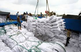 Hải quan mở tờ khai “thần tốc”, doanh nghiệp xuất khẩu gạo chưng hửng