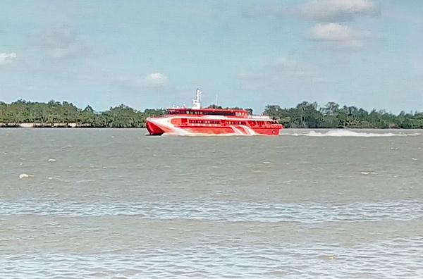 Tàu cao tốc tuyến Cần Thơ-Côn Đảo đang tạm ngưng hoạt động vì dịch Covid-19.