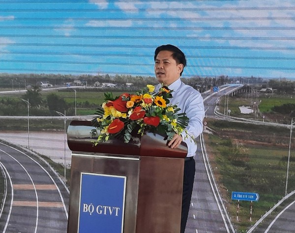 Bộ trưởng Bộ GTVT cho biết sắp tới sẽ tiếp tục đầu tư thêm nhiều tuyến cao tốc cho khu vực ĐBSCL.