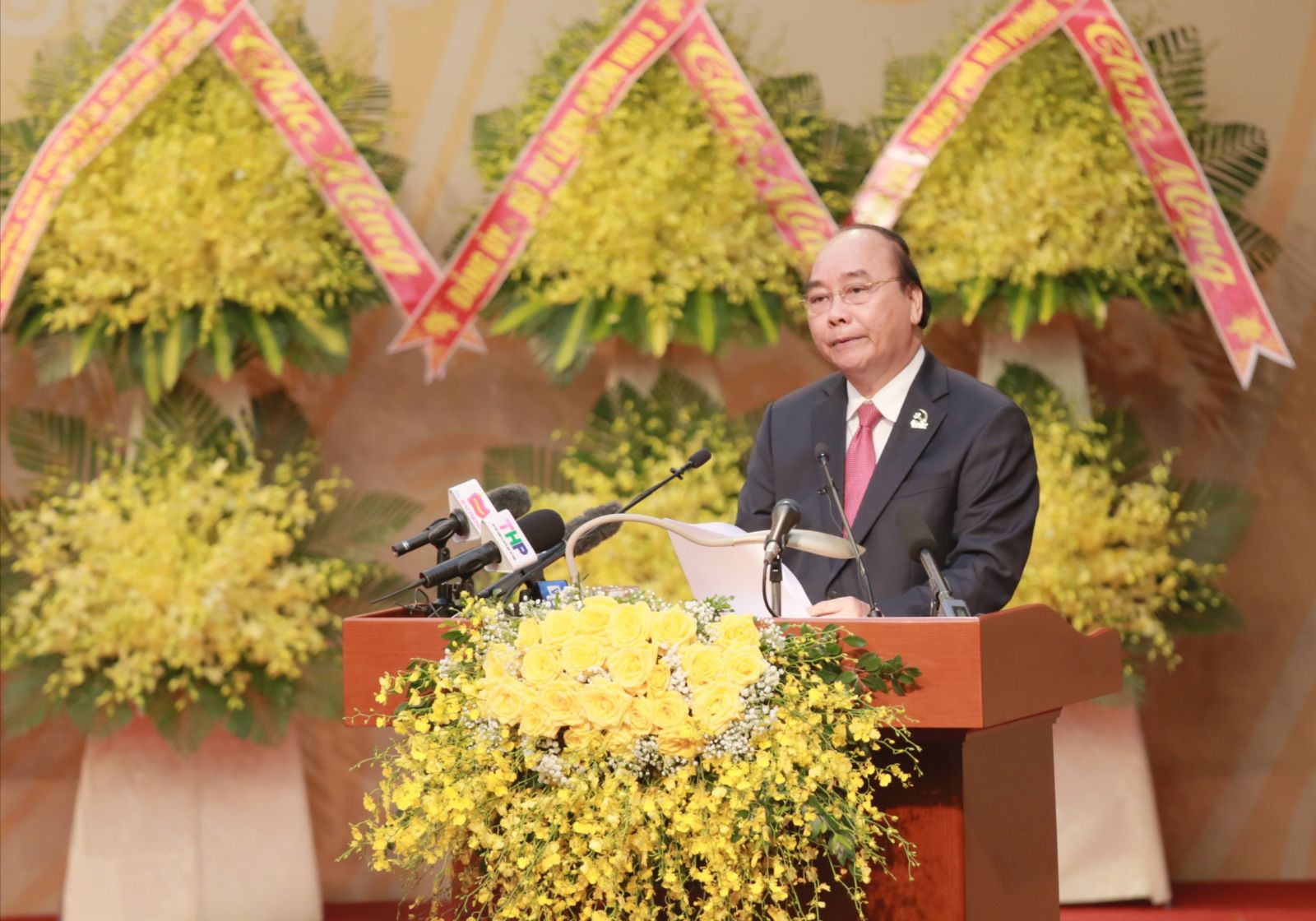 Ông Nguyễn Xuân Phúc - Thủ tướng Chính phủ phát biểu tại Đại hội đại biểu Đảng bộ thành phốp/Hải Phòng lần thứ XVI 