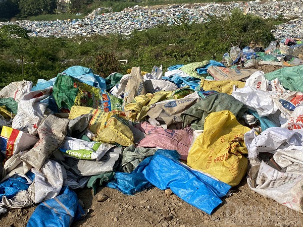 Khu chôn lắp rác nông thôn bằng phương pháp thủ công thị trấn Trường Sơn - An Lão