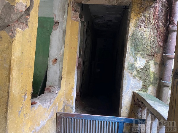 Một trong nhưng hình ảnh xuống cấp trầm trọng tại khu chung cư cũ ngõ 47 Lê Lai