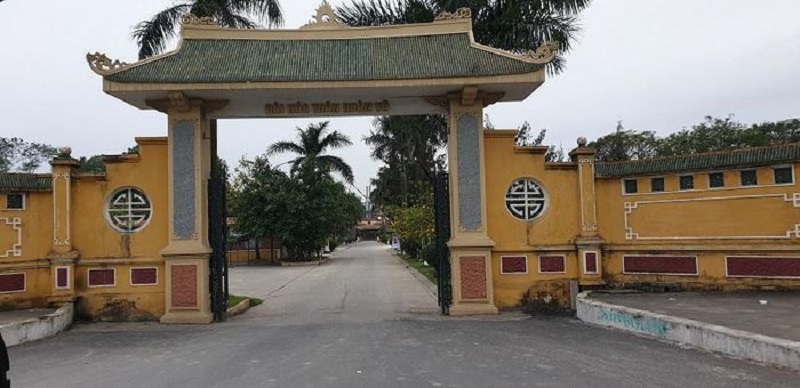 Nghĩa trang Ninh Hải nằm trên trục đường Phạm Văn Đồng, phường Anh dũng, Quân Dương Kinh, HP có tổng diện tích 92,869m2. 